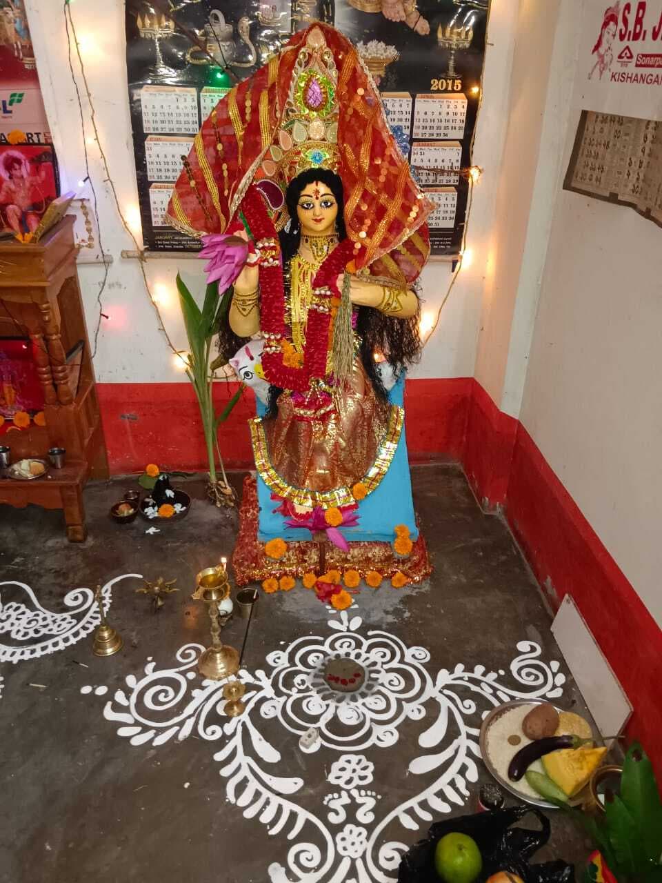 धूमधाम से मनायी गयी लक्खी पूजा