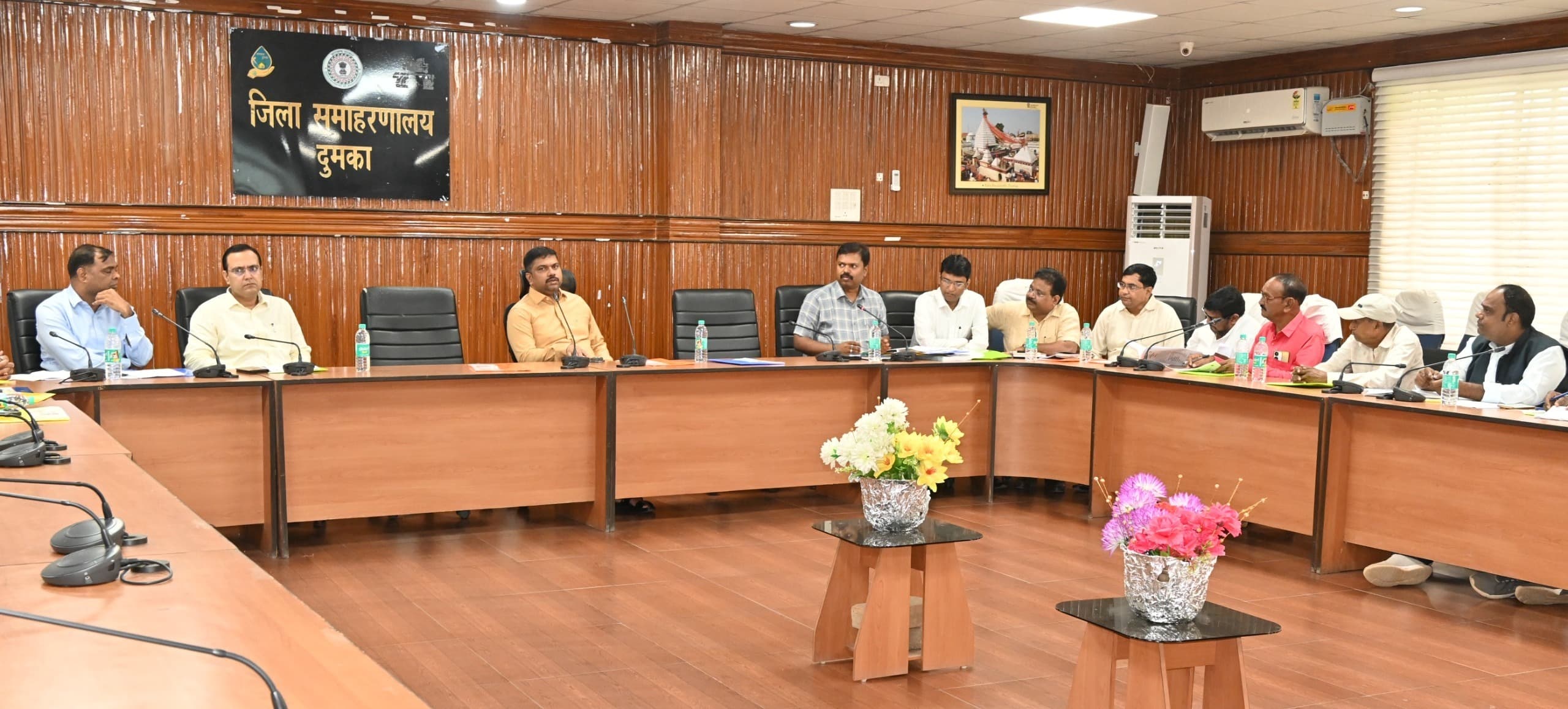 चुनाव ::: राजनीतिक दल के प्रतिनिधियों को चुनाव आयोग की गाइडलाइन से कराया अवगत