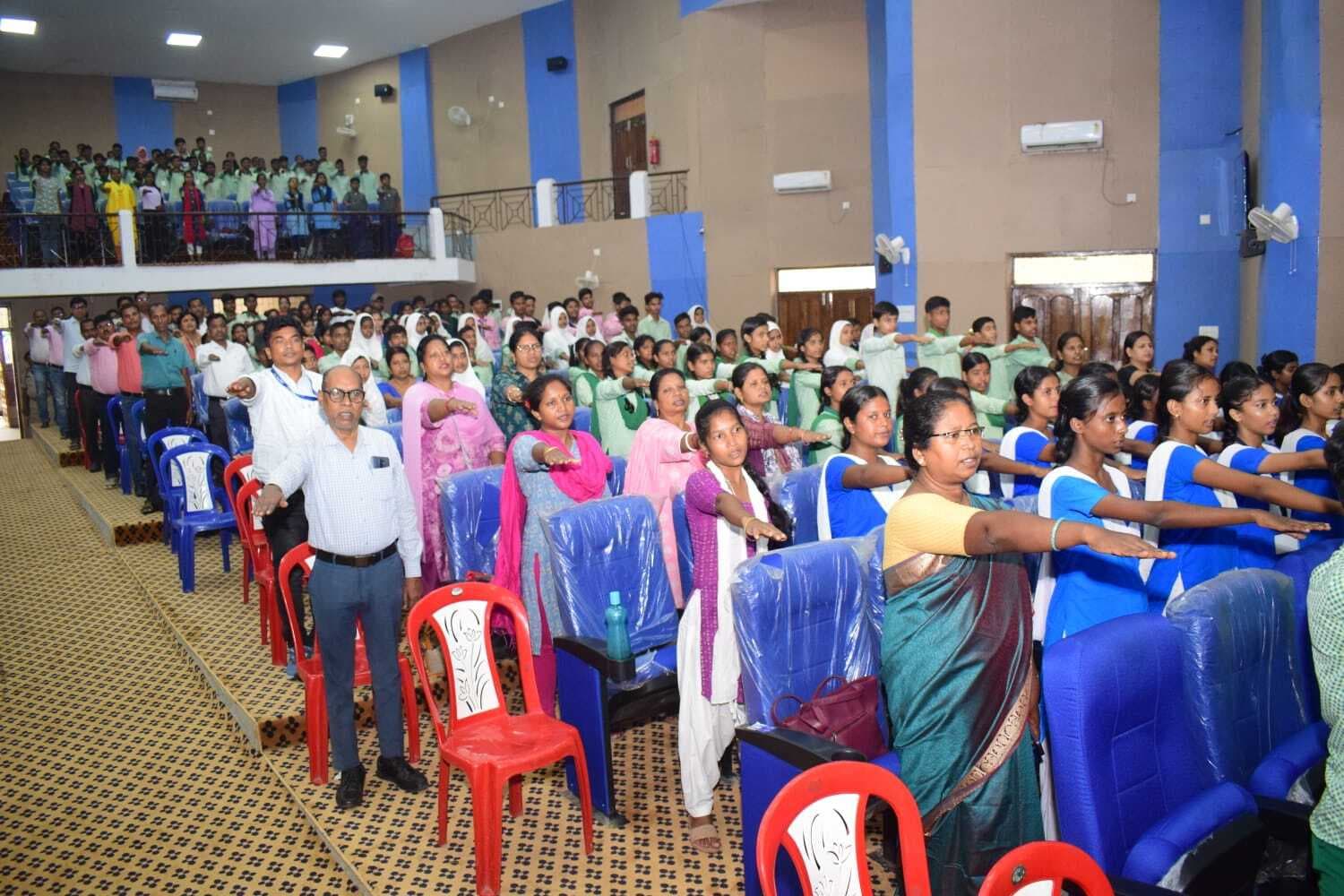 इएलसी सदस्यों को मतदाता जागरुकता के लिए दिलाई गयी शपथ