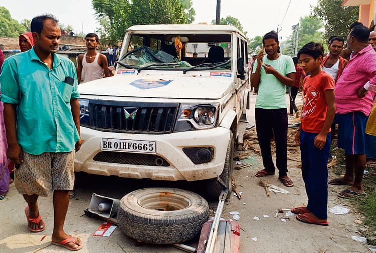 hajipur news. पुलिस को देखकर भाग रहे अधेड़ की गिरने से मौत, विरोध में एएसआइ को बनाया बंधक