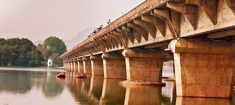 Gaya News : सलेमपुर ब्रिज से छलांग लगा कर युवती ने की आत्महत्या