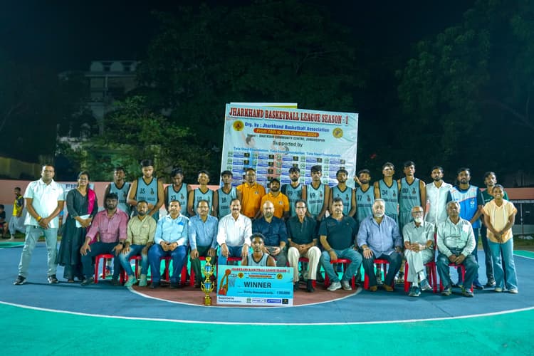 ईस्ट सिंहभूम ईगल्स की टीम ने जीता खिताब