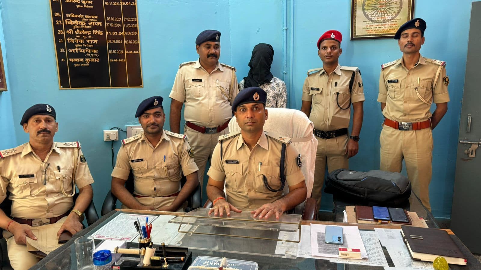 हंगामा कर रहा नशेड़ी देशी कट्टा के साथ गिरफ्तार