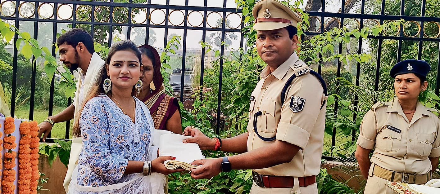 Saran News : पुलिस संस्मरण दिवस पर याद किये गये शहीद जवान