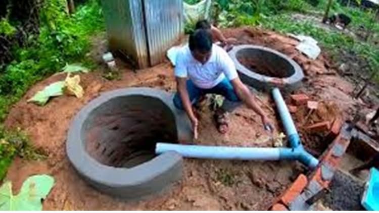 कागज पर ही शौचालय बनाकर वसूल लिये लाभुकों से 10-10 हजार रुपये
