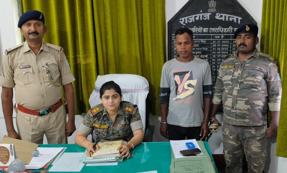 Dhanbad News: डाका कांड में छह साल से फरार अपराधी गिरफ्तार