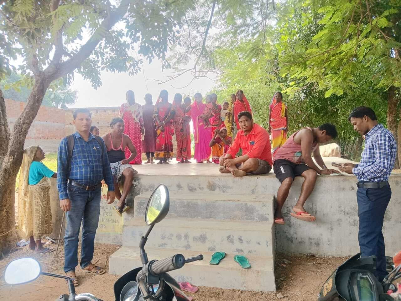 जागरुकता शिविर में योजनाओं की दी गयी जानकारी