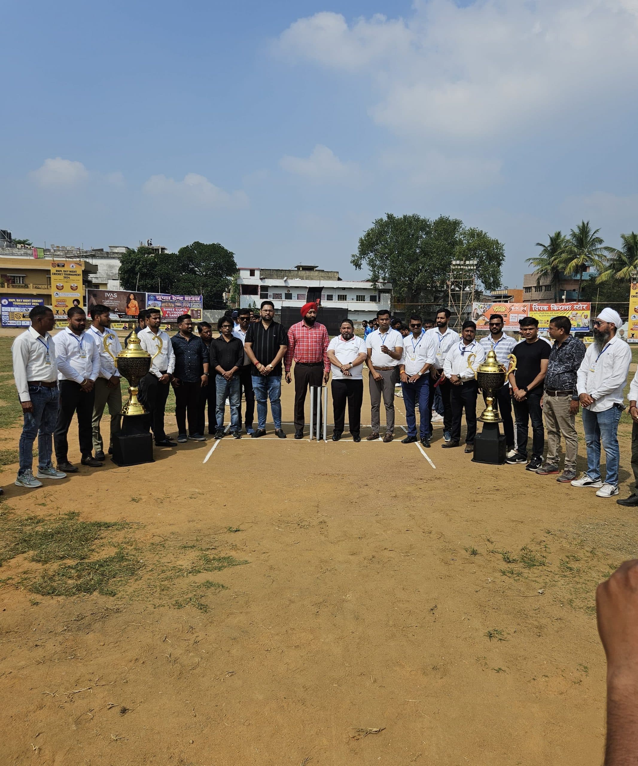 Giridih News:डे-नाइट क्रिकेट टूर्नामेंट शुरू, पवन पैंथर ने जीता उद्घाटन मैच