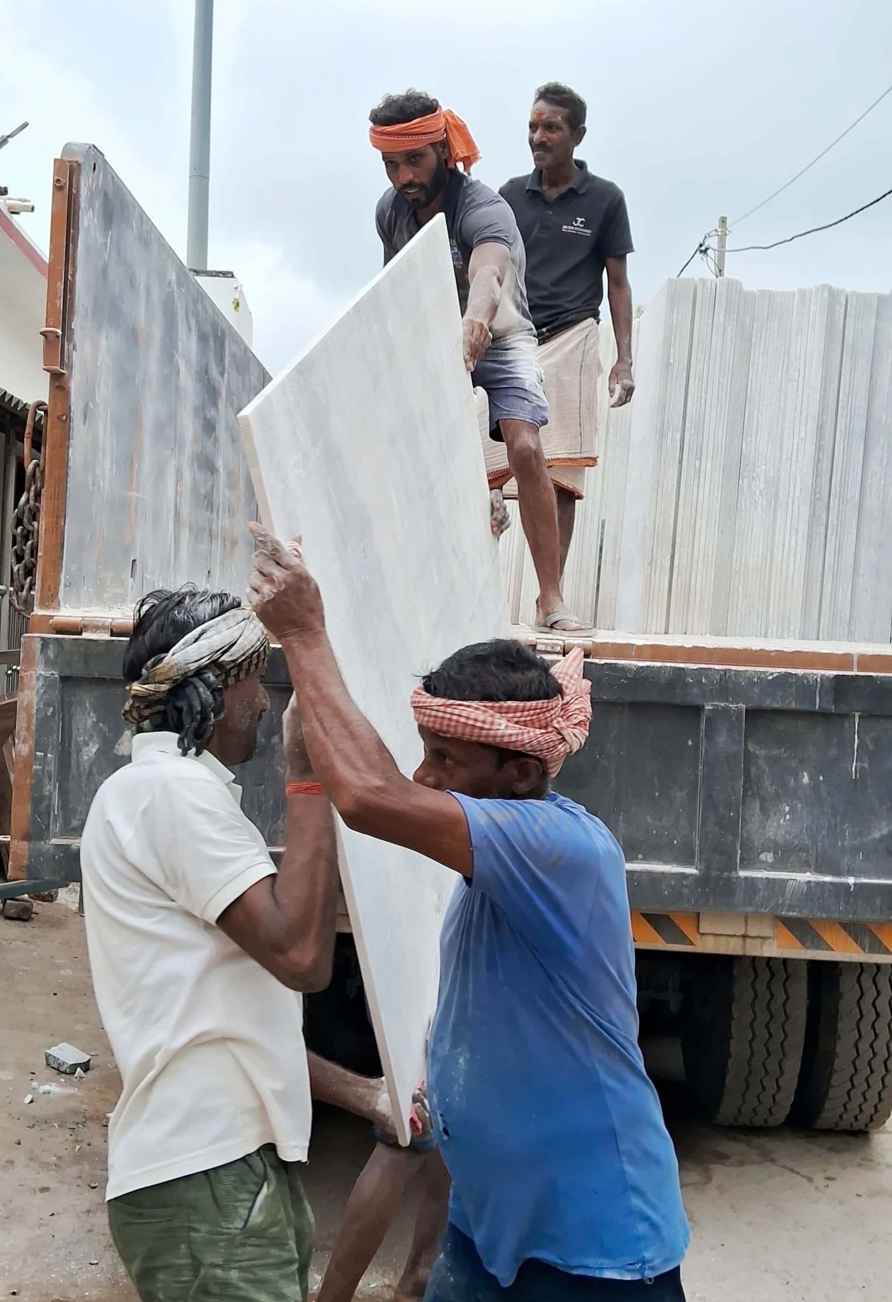 Aurangabad News : दूधिया मार्बल से सूर्य मंदिर की बढ़ेगी सुंदरता