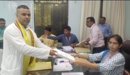 Jamshedpur News : जमशेदपुर पूर्वी से निर्दलीय सौरभ विष्णु कोल्हान के सबसे धनी प्रत्याशी, दंपती के पास 100 करोड़ से अधिक की संपत्ति