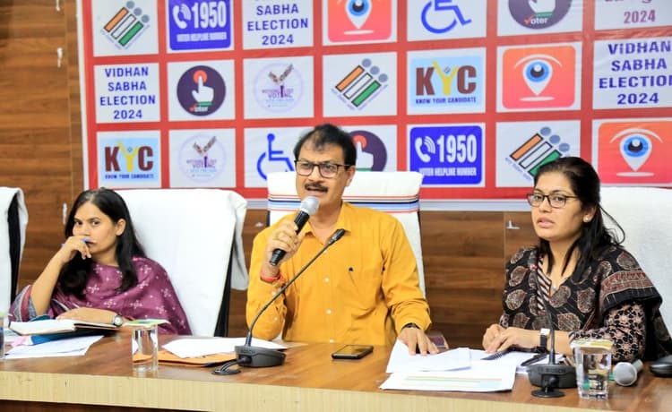 BOKARO NEWS: जहां 1200 से अधिक वोटर वहां तैनात होंगे अतिरिक्त कर्मी : पवन कुमार