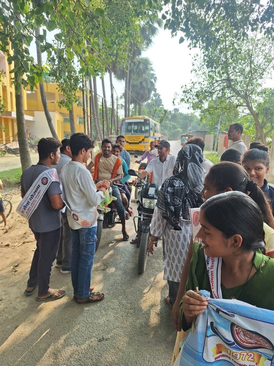 Samastipur News: सडकों पर अभियान चलाकर यातायात नियम के प्रति किया जागरूक