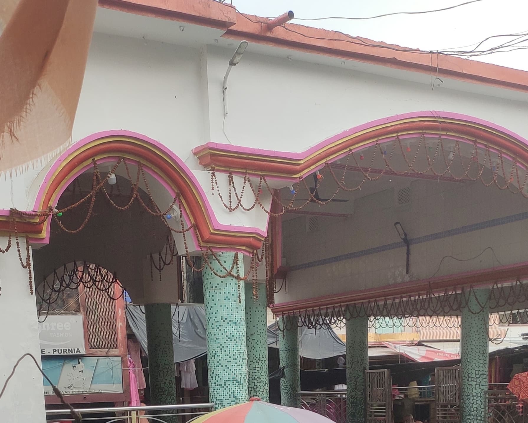 वर्ष 1880 से भवानीपुर मुख्य बाजार में मां काली का सज रहा दरबार