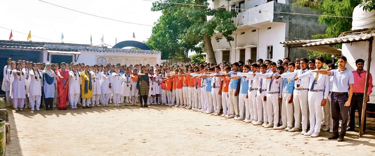 Gopalganj News : कपड़े के थैले में देंगे दीपावली का गिफ्ट, इको फ्रेंडली होगा उत्सव, मिट्टी का दीया जलायेंगे