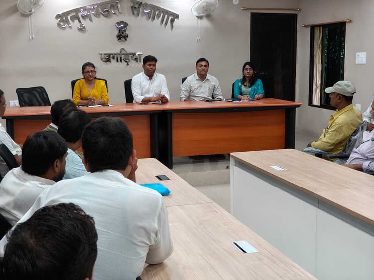 राशनकार्ड में शामिल सभी सदस्यों का आधार सीडिंग जरूरी, नहीं तो रुक जाएगा अनाज उठाव : एसडीओ