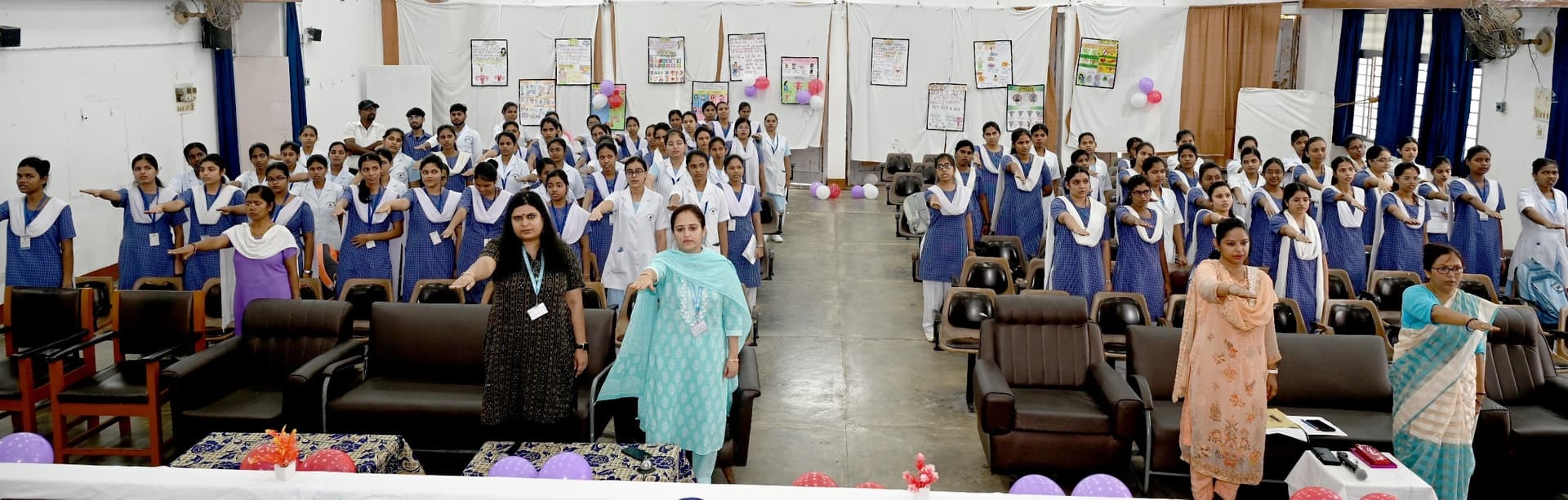 BOKARO NEWS: शुभम झा को प्रथम व सुहाना परवीन को मिला द्वितीय स्थान