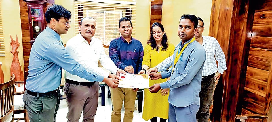 आसनसोल मंडल ने कृष्ण कुमार महतो को मंडल गौरव पुरस्कार से किया सम्मानित