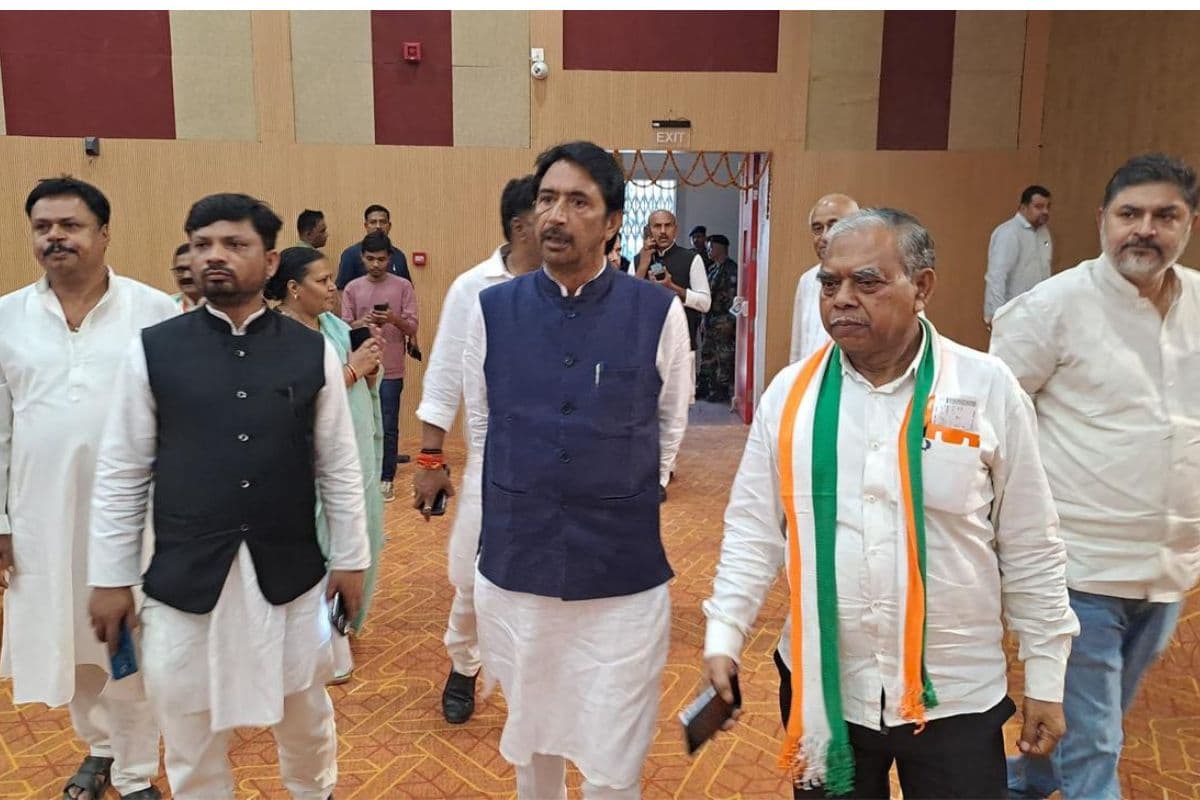 झारखंड कांग्रेस प्रभारी गुलाम अहमद मीर समेत अन्य झारखंड कांग्रेस प्रभारी गुलाम अहमद मीर समेत अन्य