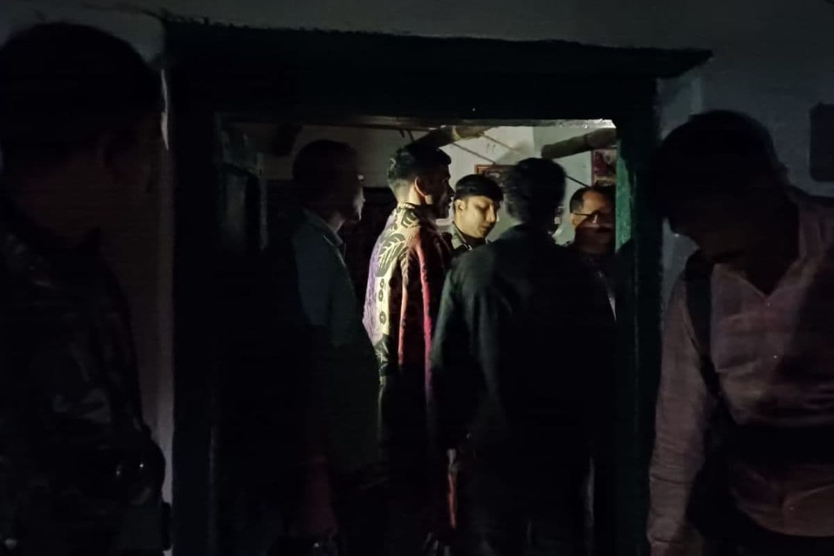 Jharkhand News: महुआडांड़ में नेतरहाट के युवक की गला रेतकर हत्या