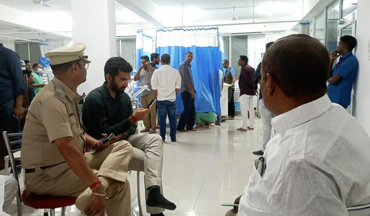 मंत्री लेशी सिंह पूर्णिया में स्कूल निरीक्षण के दौरान सीढ़ी से गिरीं, अस्पताल में भर्ती, CM ने फोन कर जाना हाल