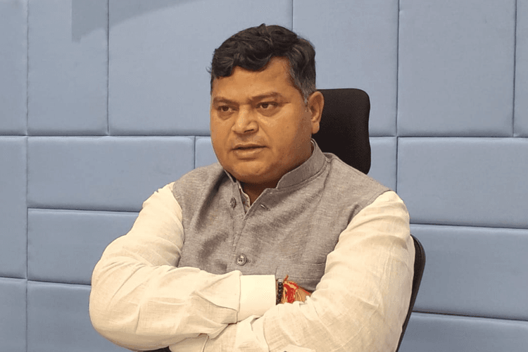 Muzaffarpur News: जलस्तर गिरने वाले जगहों का होगा सर्वे, बाढ़ नियंत्रण को लेकर समीक्षा बैठक