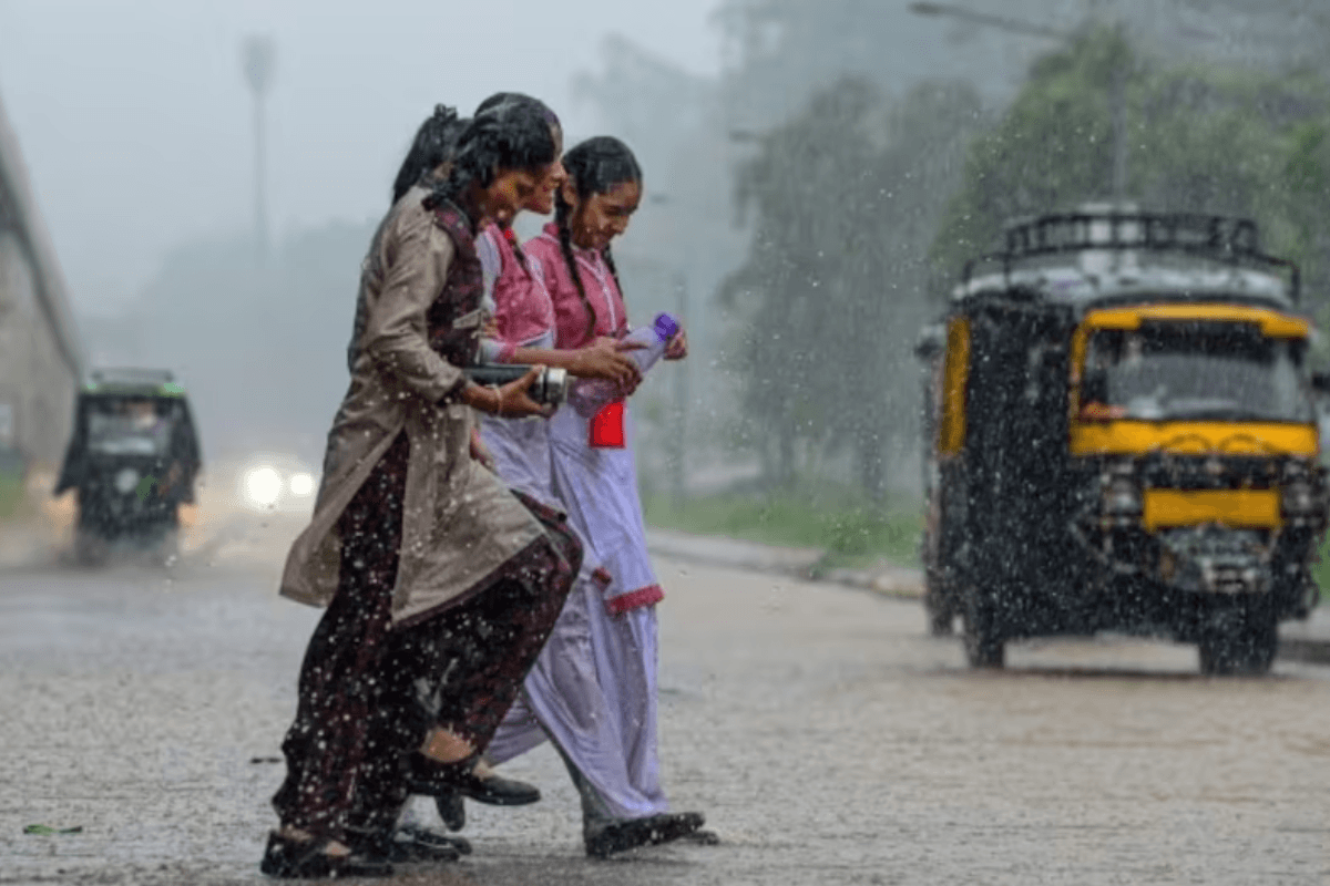 Muzaffarpur Weather: “दाना” तूफान का असर! जिले में हो सकती है बारिश, तेज हवाओं को लेकर भी अलर्ट