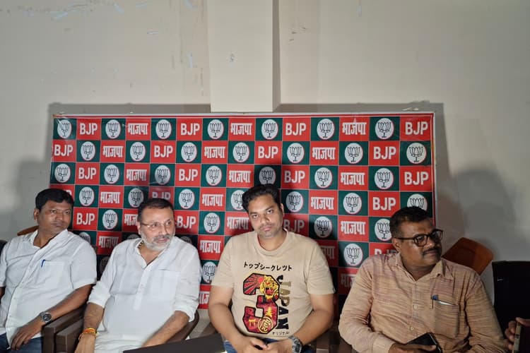 निशिकांत दुबे ने किया बड़ा ऐलान, अगर BJP जीती चुनाव तो आदिवासियों को करेंगे जमीन वापस