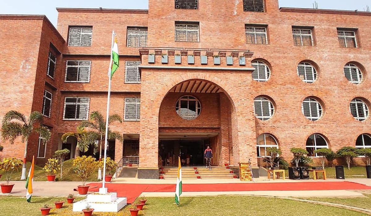 patna school news| Bihar News: Recognition of 117 schools of Patna may be cancelled, know why the education department is taking action? patna school news| Bihar News: Recognition of 117 schools of Patna may be cancelled, know why the education department is taking action?