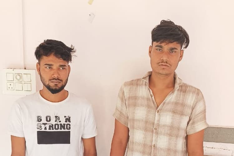 Ranchi News : रांची पुलिस की छापेमारी, 30 पुड़िया ब्राउन शुगर के साथ दो तस्कर गिरफ्तार