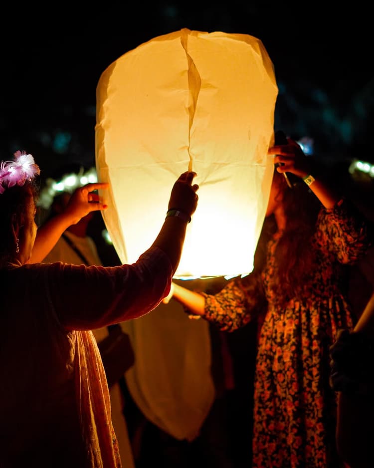 Diwali celebration 2024 : दिवाली की खुशियां बढ़ायेंगे रोशनी के नये रंग