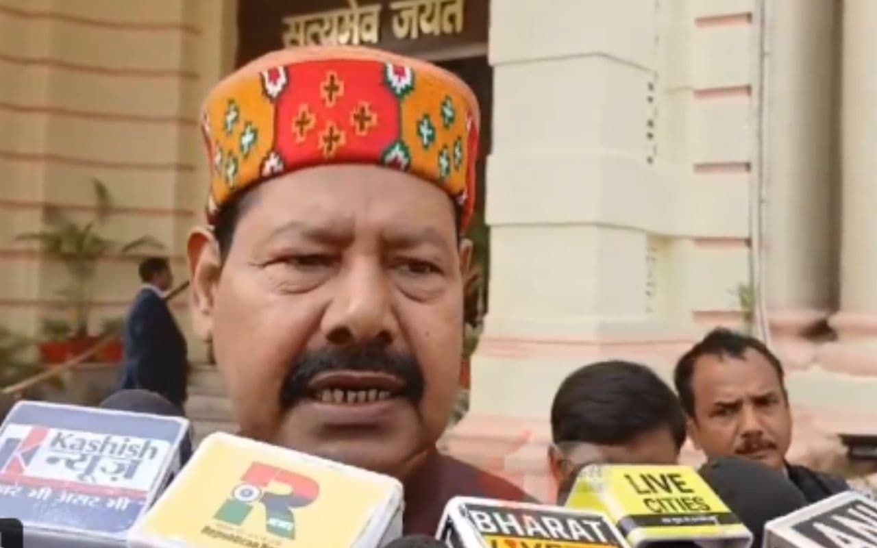 Bihar News: बिहार में स्मार्ट मीटर को लेकर सदन के बाहर-भीतर संग्राम, RJD बोली- केंद्र-राज्य के बीच हुई बड़ी डील Bihar News: बिहार में स्मार्ट मीटर को लेकर सदन के बाहर-भीतर संग्राम, RJD बोली- केंद्र-राज्य के बीच हुई बड़ी डील