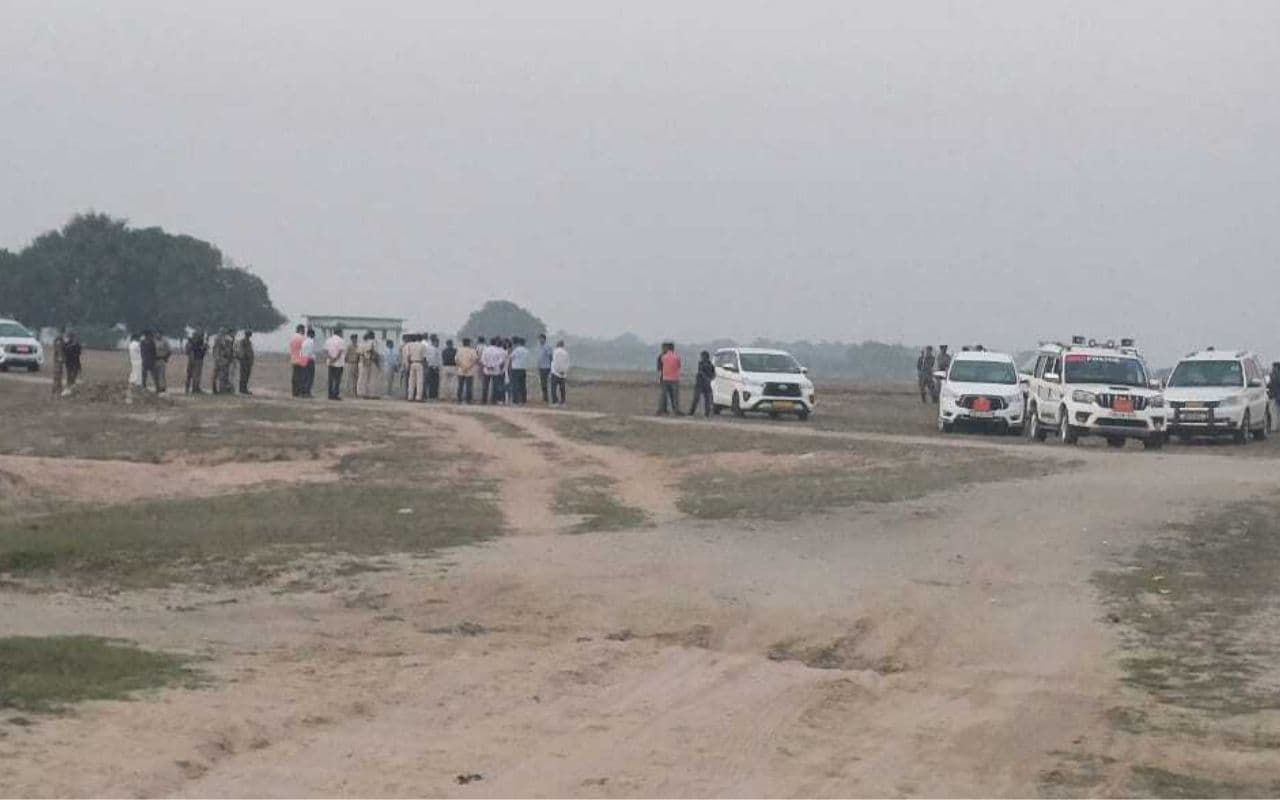 Bihar News: जमुई में तेज हुई बड़े नेता के आगमन की सुगबुगाहट, आज दूसरे दिन बल्लोपुर पहुंची प्रशासन की टीम