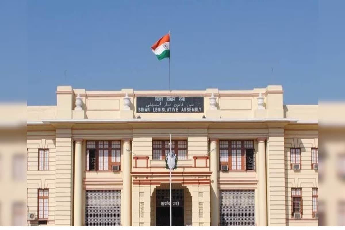 Bihar News: विधान परिषद सभापति कंप्यूटर का डाटा डिलीट, इओयू की साइबर सेल ने शुरू की जांच Bihar News: विधान परिषद सभापति कंप्यूटर का डाटा डिलीट, इओयू की साइबर सेल ने शुरू की जांच