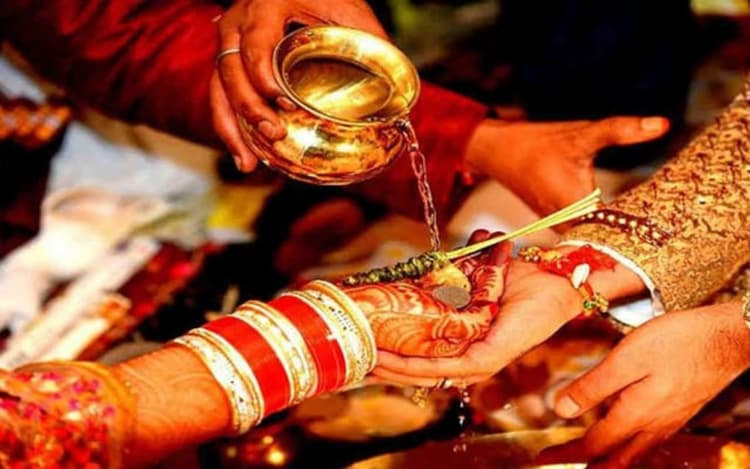 बिहार में मांगलिक कार्य शुरू होते ही गाड़ियों की बुकिंग तेज, जानें कब से शादी-विवाह की गुजेंगी शहनाई