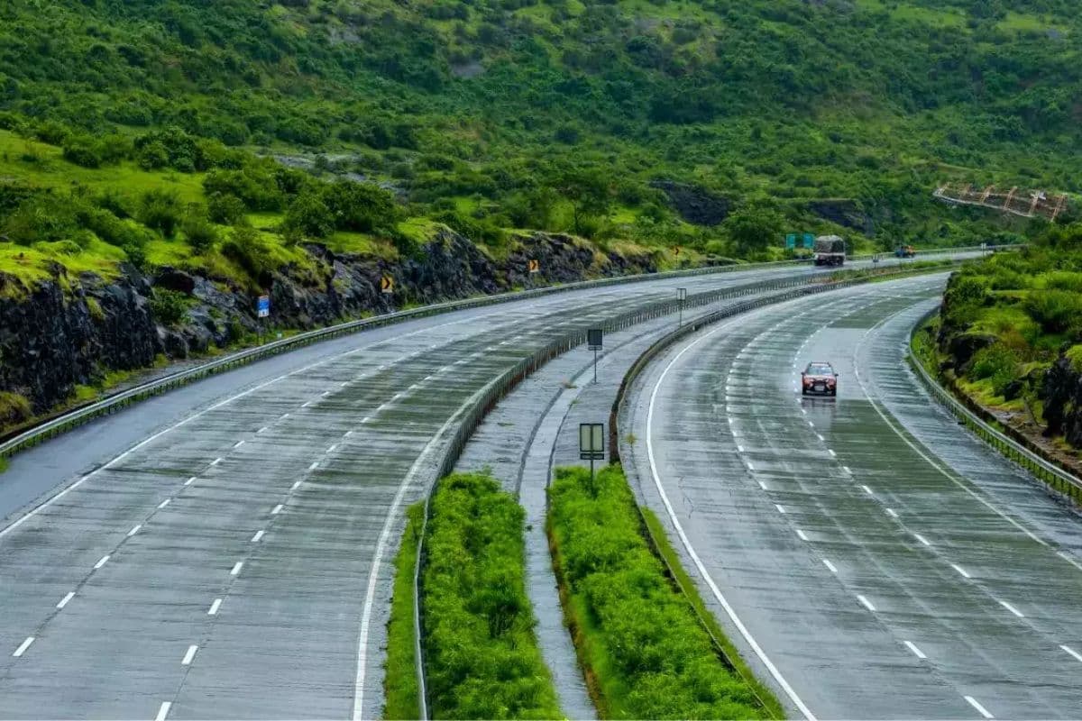 Bihar: इंतजार हुआ खत्म, बिहार को मिलने जा पहला एक्सप्रेस-वे, जोड़ेगा 7 जिला और 19 शहर Bihar: इंतजार हुआ खत्म, बिहार को मिलने जा पहला एक्सप्रेस-वे, जोड़ेगा 7 जिला और 19 शहर