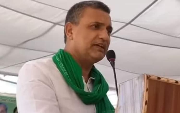 Bihar by-election: सुधाकर सिंह के लाठी वाले बयान पर भड़के प्रशांत किशोर, बोले- ‘वह सांसद नहीं बाहुबली’