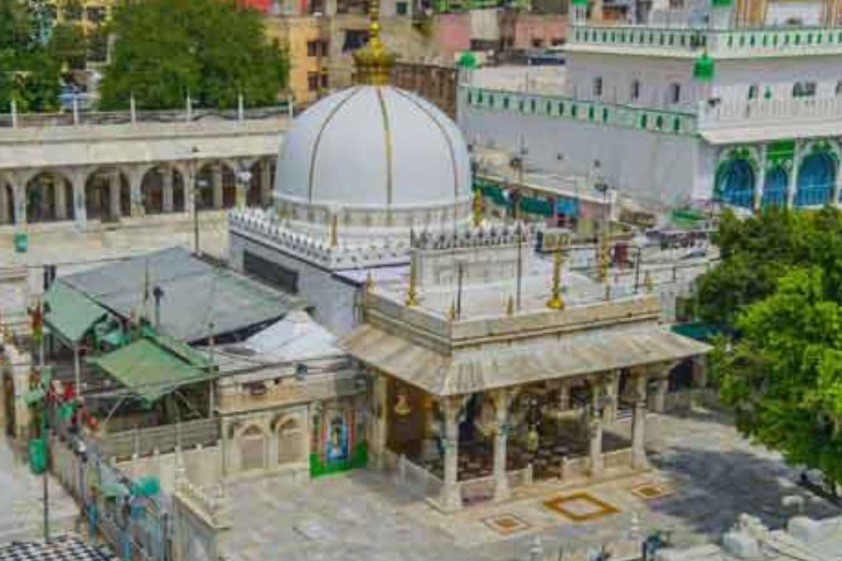 अजमेर शरीफ दरगाह में शिव मंदिर होने का दावा, कोर्ट ने अर्जी मंजूर की, देखें VIDEO
