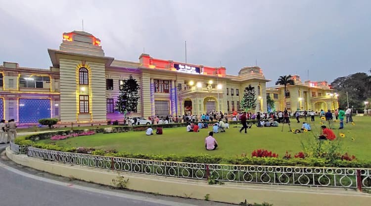 बिहार में बनने लगा विधानसभा चुनाव का माहौल, वोटरों को लुभाने पहुंने लगे दूसरे राज्यों के नेता