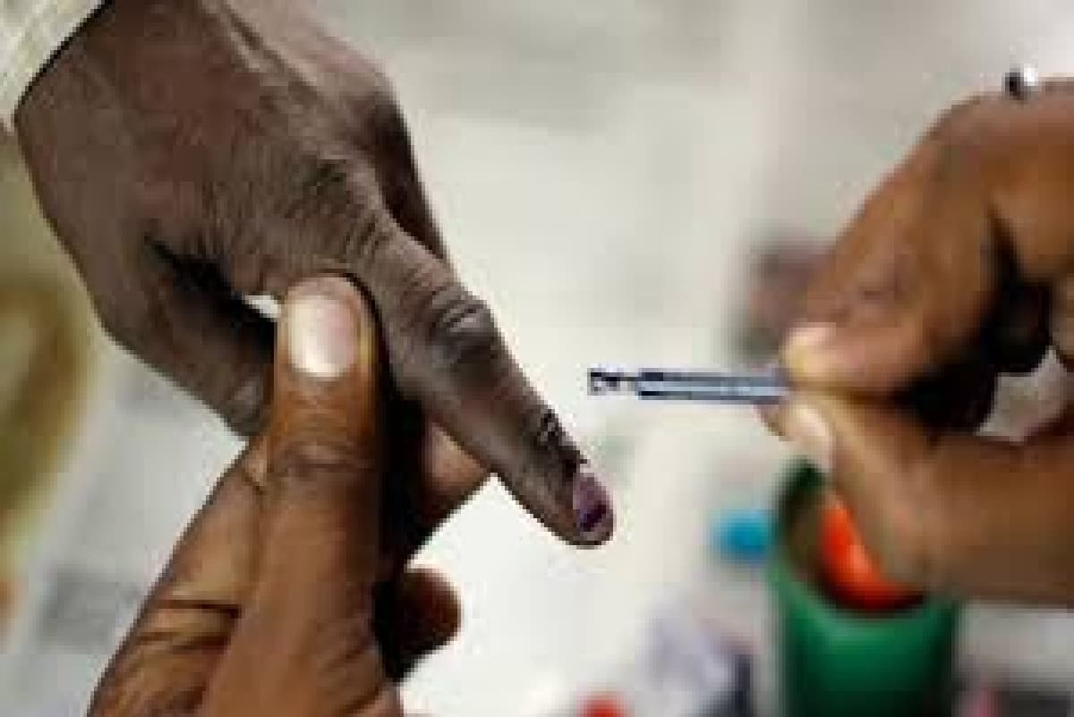 Jharkhand Chunav 2024: рдЗрди рдмреВрдереЛрдВ рдкрд░ рд╡реЛрдЯрд░реЛрдВ рдХрд╛ рдирд╛рдЧрдкреБрд░реА рдЧреАрдд рдХреЗ рд╕рд╛рде рдХрд┐рдпрд╛ рдЧрдпрд╛ рд╕реНрд╡рд╛рдЧрдд, рддрд┐рд▓рдХ рднреА рд▓рдЧрд╛рдпрд╛ рдЧрдпрд╛
