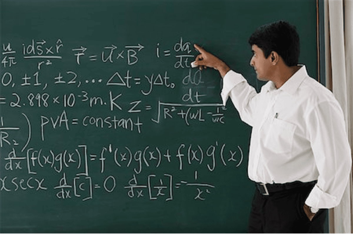 अजब-गजब! 2008 में हुआ रिटायर, लेकिन 16 साल से बनती रही हाजिरी, बिहार के स्कूल में गड़बड़झाला