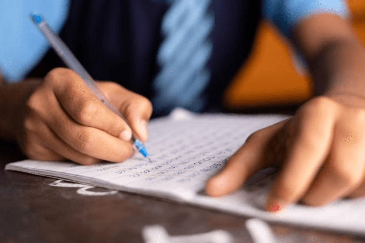 Muzaffarpur News: सेंटअप परीक्षा का प्रश्नपत्र नहीं ले जाने वाले 20 प्रधानाचार्य नपेंगे, दी गई थी सूचना