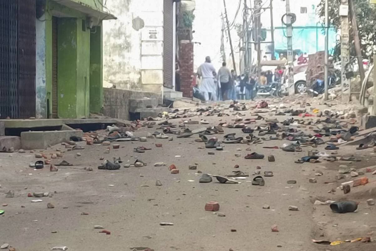 Sambhal Mosque Violence : संभल हिंसा में कुल 4 एफआईआर दर्ज, 4 की मौत, इंटरनेट सेवा ठप