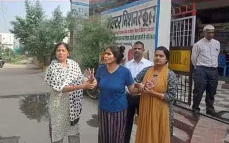 Bihar Police: रिश्वत लेते रंगेहाथ पकड़ी गई महिला दरोगा, विजिलेंस टीम से बोली-'कुछ ले लीजिए, छोड़ दीजिए'