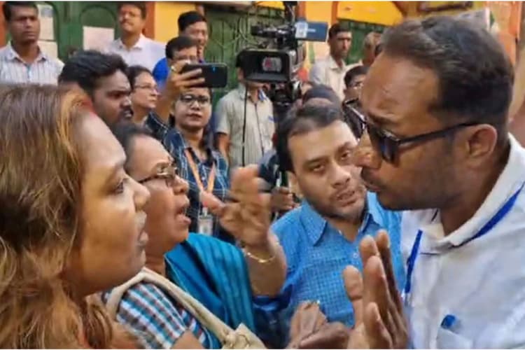 West Bengal News : बड़ो मां मंदिर दर्शनार्थियों के लिए बंद, फिर कैसे तृणमूल प्रार्थी को मिली पूजा की अनुमति