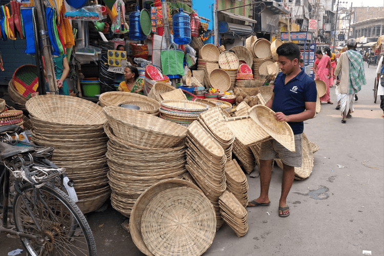 Chhath Puja 2024: छठ महापर्व के उत्साह से बाजार में रौनक, मुजफ्फरपुर में 950 करोड़ का व्यापार