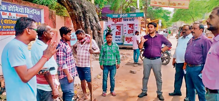 Gaya News : स्वच्छता पदाधिकारी से स्पष्टीकरण, ड्यूटी से गायब सफाईकर्मियों के मानदेय में कटौती का आदेश