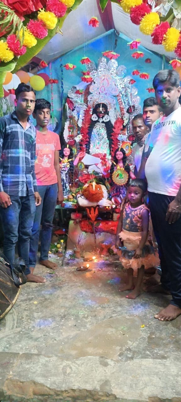 नाला में हर्षोल्लास के साथ मनी दीपावली व काली पूजा