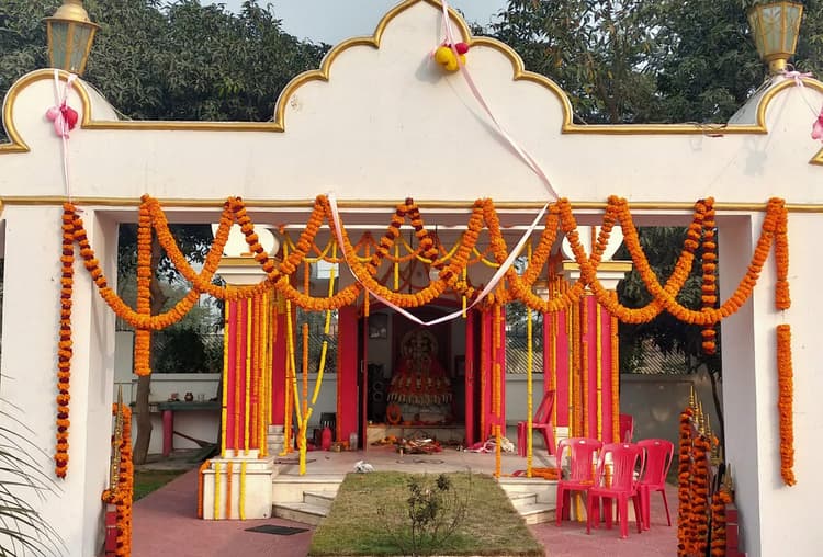 आदित्यधाम में सजता है भगवान भास्कर का दरबार