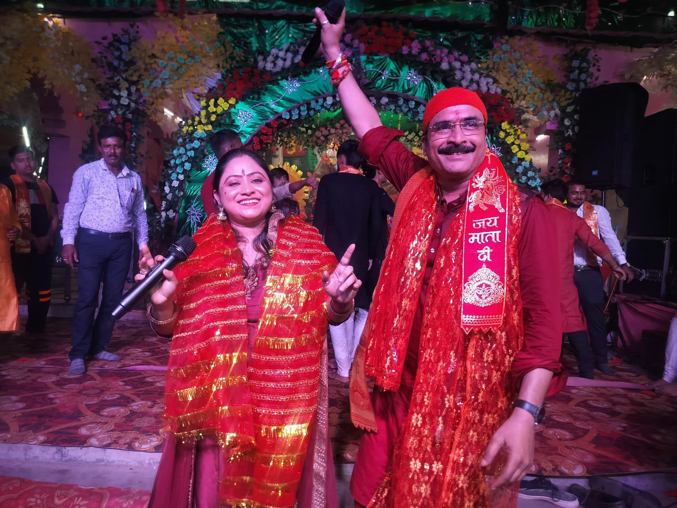 परितोष-मिनी के भक्ति गीतों पर झूमे श्रद्धालु