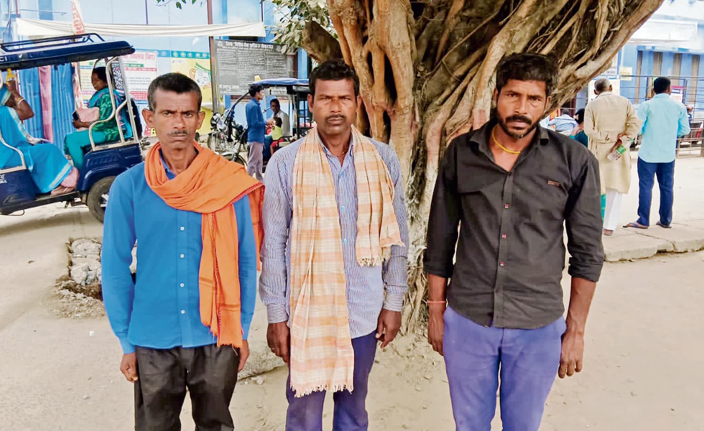 Gopalganj News : खराब ट्रक को धक्का दे रहे पांच मजदूरों को बोलेरो ने पीछे से मारी टक्कर, दो की मौत